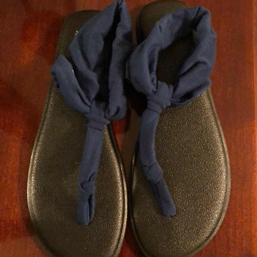 Sanuk yoga slings